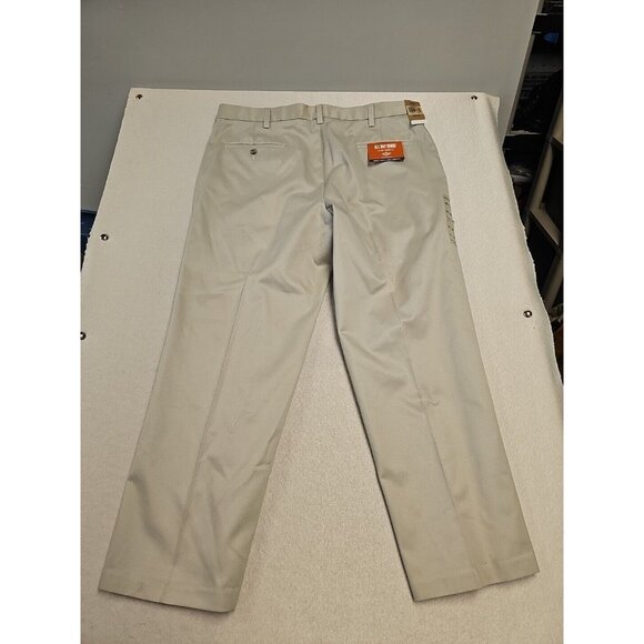 Dockers All Day Khaki Beige Pants Mens 40x29 Performance Stretch NWT $62 - Picture 1 of 7